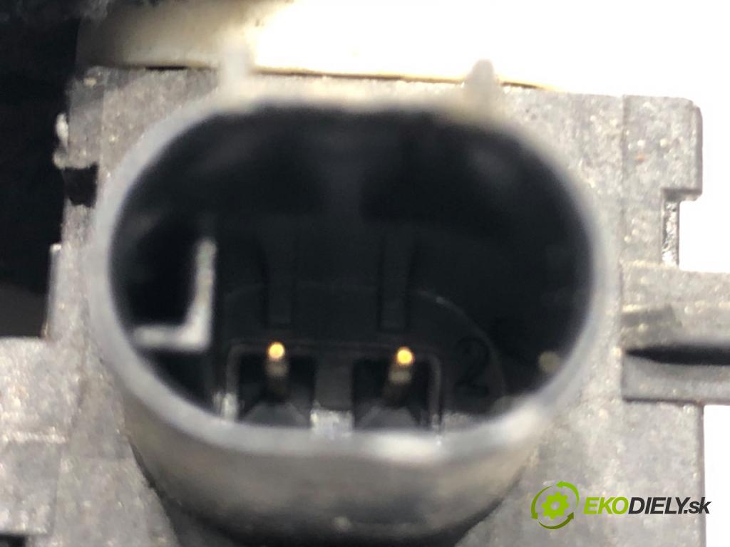 MERCEDES-BENZ W221 sedan 2010 220 kW S 400 Hybrid 3498 Snímač nárazu 0038202926 (Snímač nárazu)