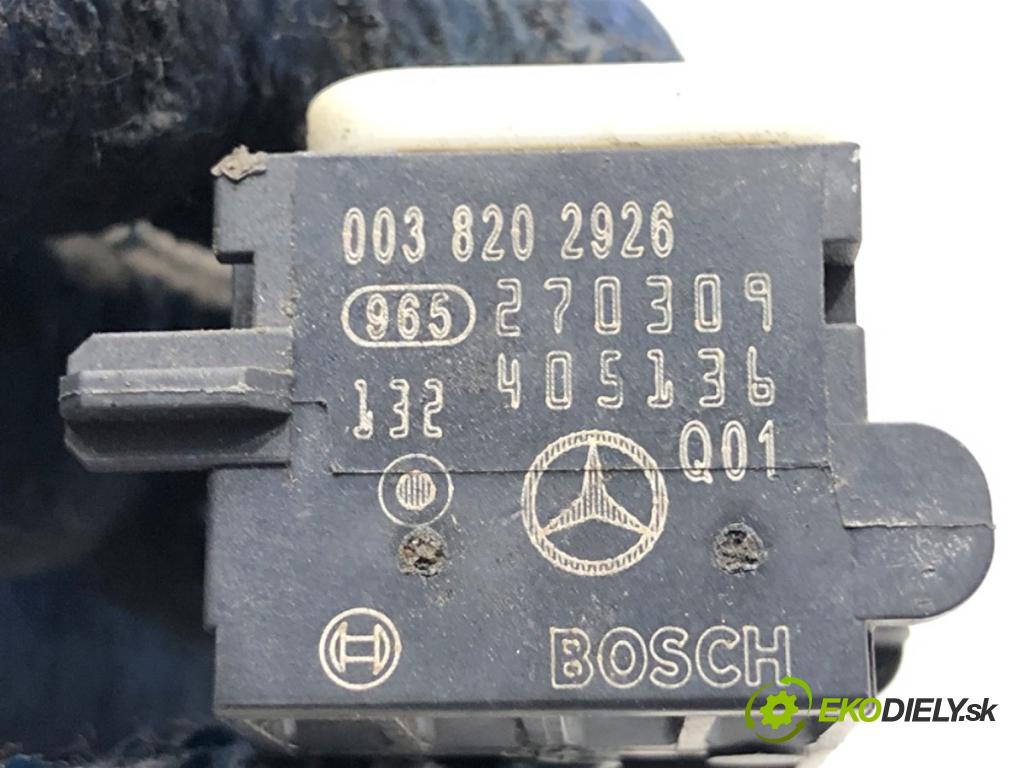 MERCEDES-BENZ W221 sedan 2010 220 kW S 400 Hybrid 3498 Snímač nárazu 0038202926 (Snímač nárazu)