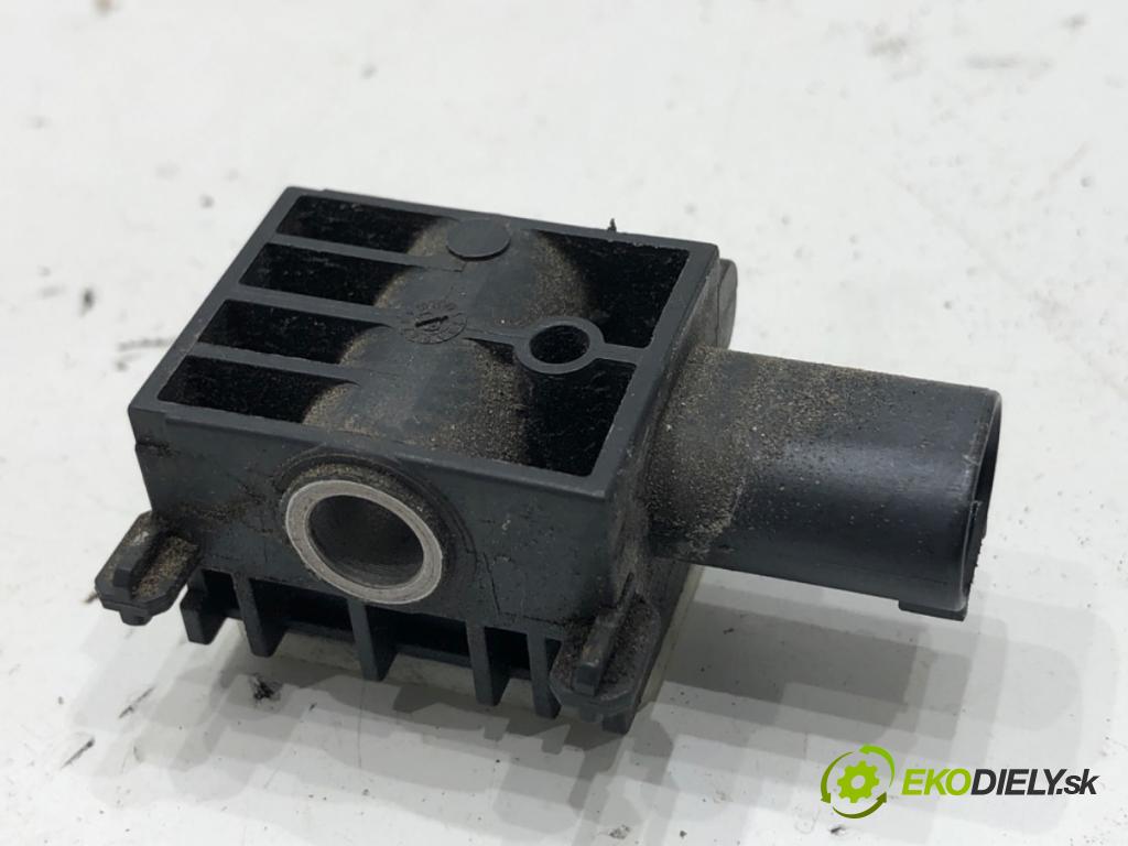 MERCEDES-BENZ W221 sedan 2010 220 kW S 400 Hybrid 3498 Snímač nárazu 0038202926 (Snímač nárazu)