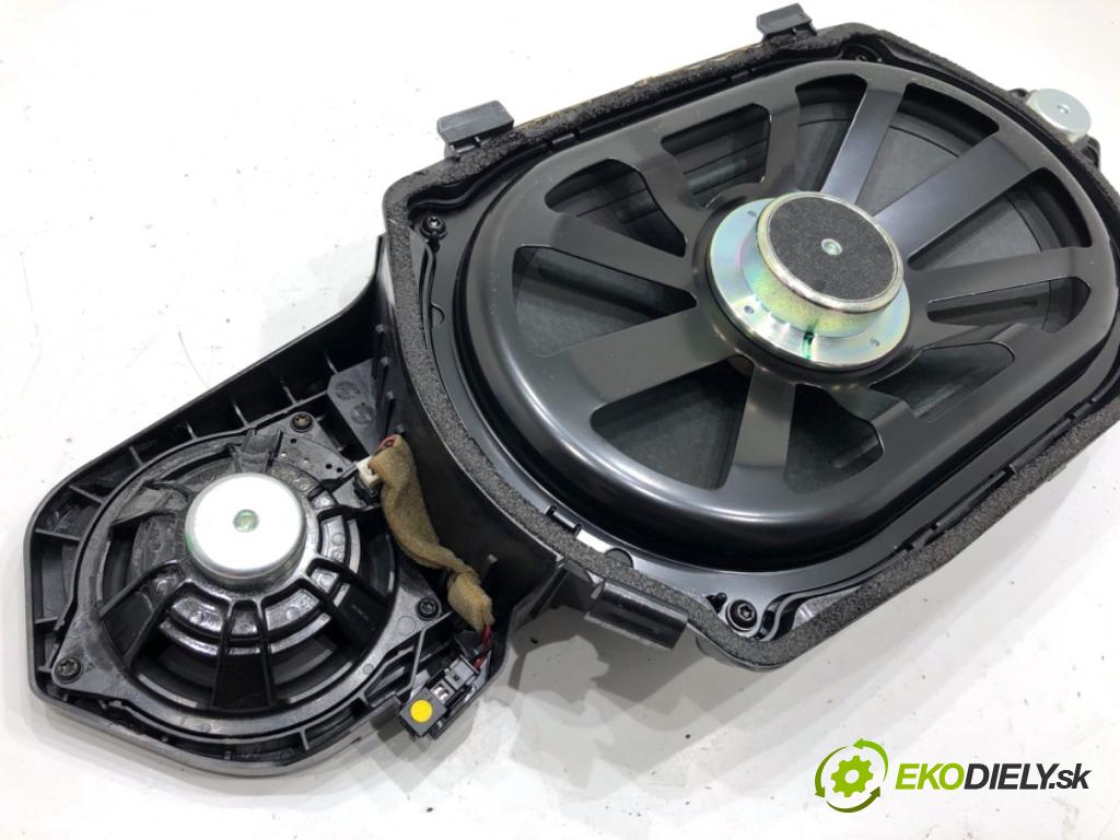 MERCEDES-BENZ W221 sedan 2010 220 kW S 400 Hybrid 3498 subwoofer A2218208102 (Audio zariadenie)