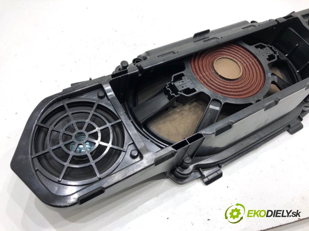 MERCEDES-BENZ W221 sedan 2010 220 kW S 400 Hybrid 3498 subwoofer A2218208102 (Audio zariadenie)