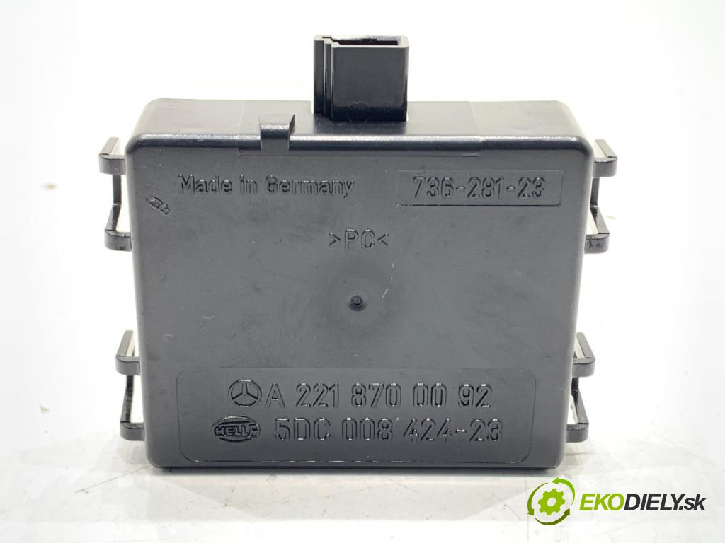 MERCEDES-BENZ W221 sedan 2010 220 kW S 400 Hybrid 3498 Snímač dažďa A2218700092 (Snímač dažďa)