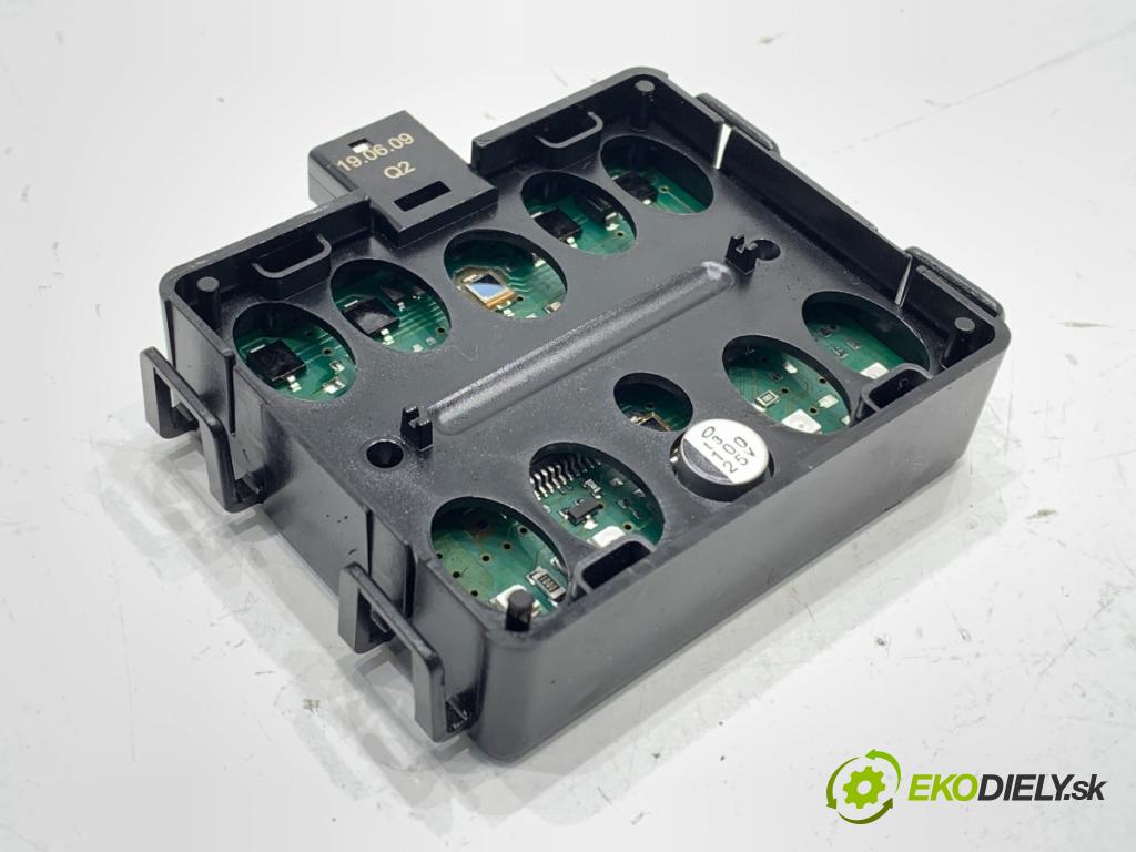 MERCEDES-BENZ W221 sedan 2010 220 kW S 400 Hybrid 3498 Snímač dažďa A2218700092 (Snímač dažďa)