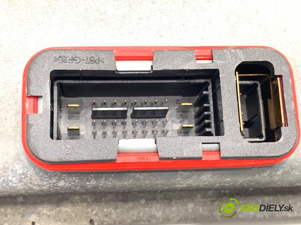 MERCEDES-BENZ W221 sedan 2010 220 kW S 400 Hybrid 3498 Menič XENON A2219000701 (Riadiaca jednotka xenónu)