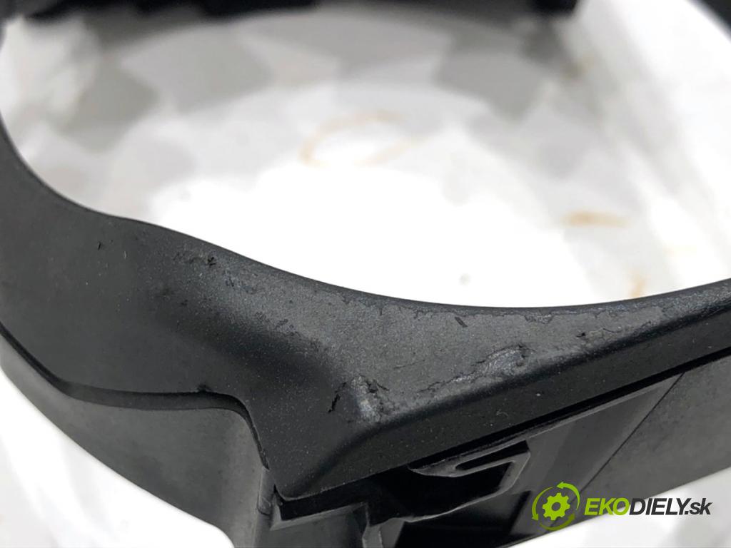 BMW F01 sedan 2008 180 kW 730 d 2993 Držiak na nápoje  (Držiak (úchyt) na nápoje)