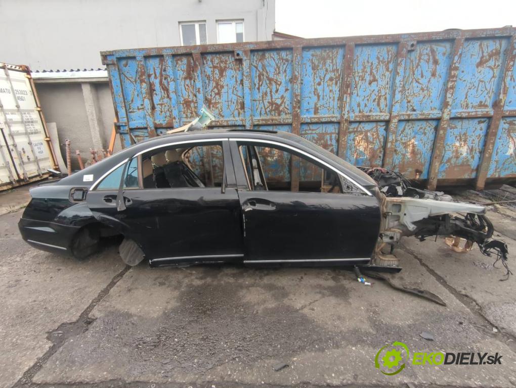 MERCEDES-BENZ W221 sedan 2010 220 kW S 400 Hybrid 3498 KAROSERIA ČTVRŤÁK blatník zadní část levý pravý práh střecha PODŁUŻNICA levý pravý