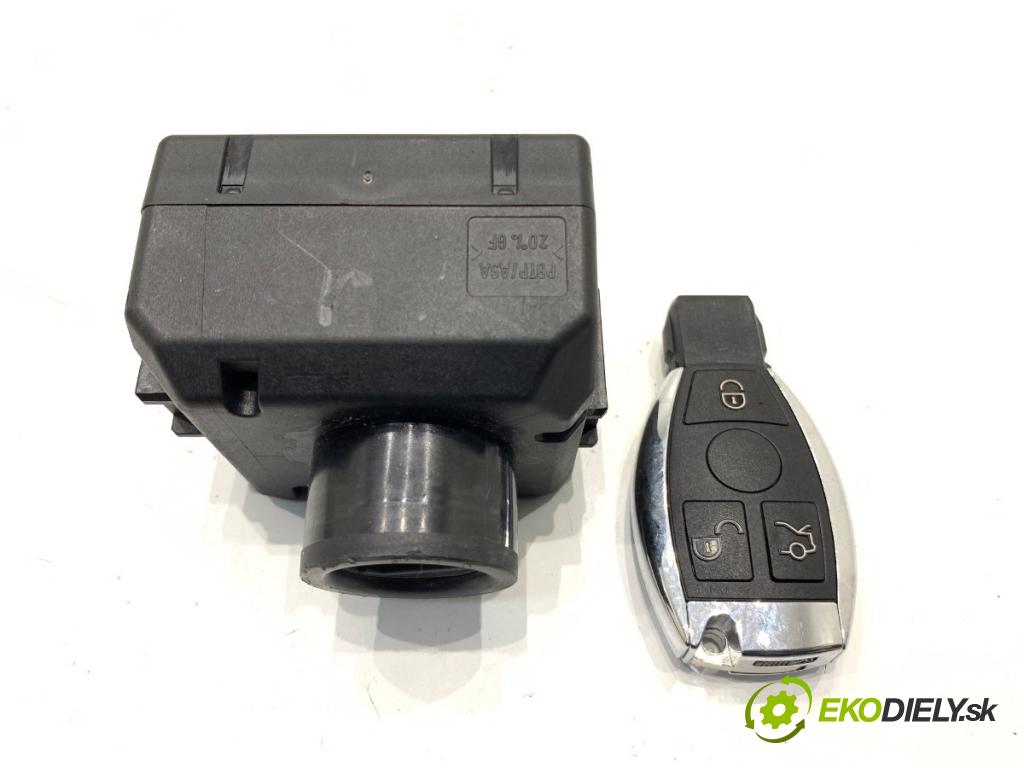 MERCEDES-BENZ W221 sedan 2010 220 kW S 400 Hybrid 3498 spinačka (Spínacia skrinka)