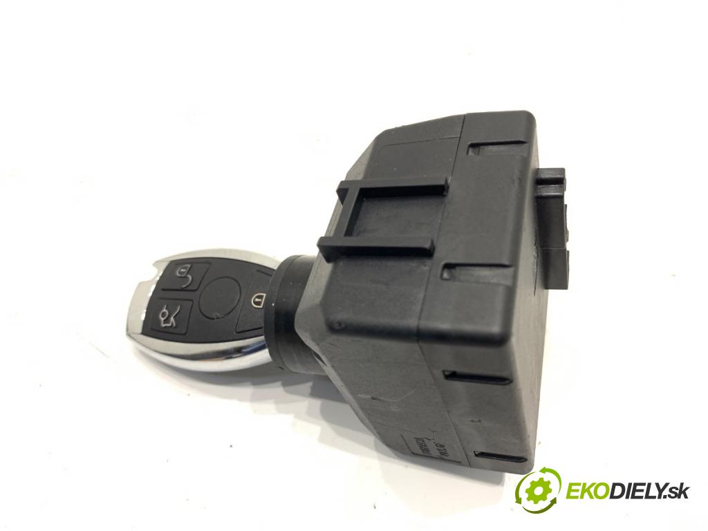 MERCEDES-BENZ W221 sedan 2010 220 kW S 400 Hybrid 3498 spinačka (Spínacia skrinka)