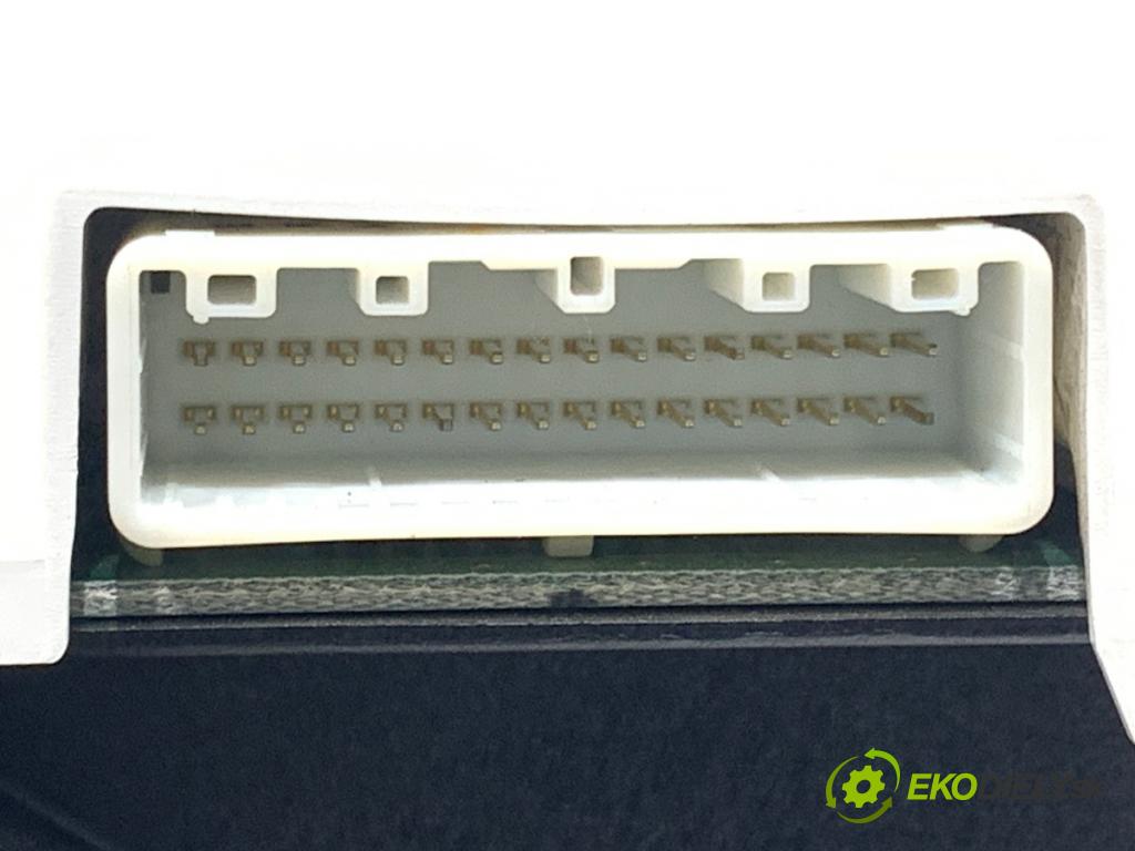 TOYOTA PRIUS II liftback 2005 57 kW 1.5 Hybrid (NHW20_) 1497 Prístrojovka 83800-47210 (Prístrojová doska)