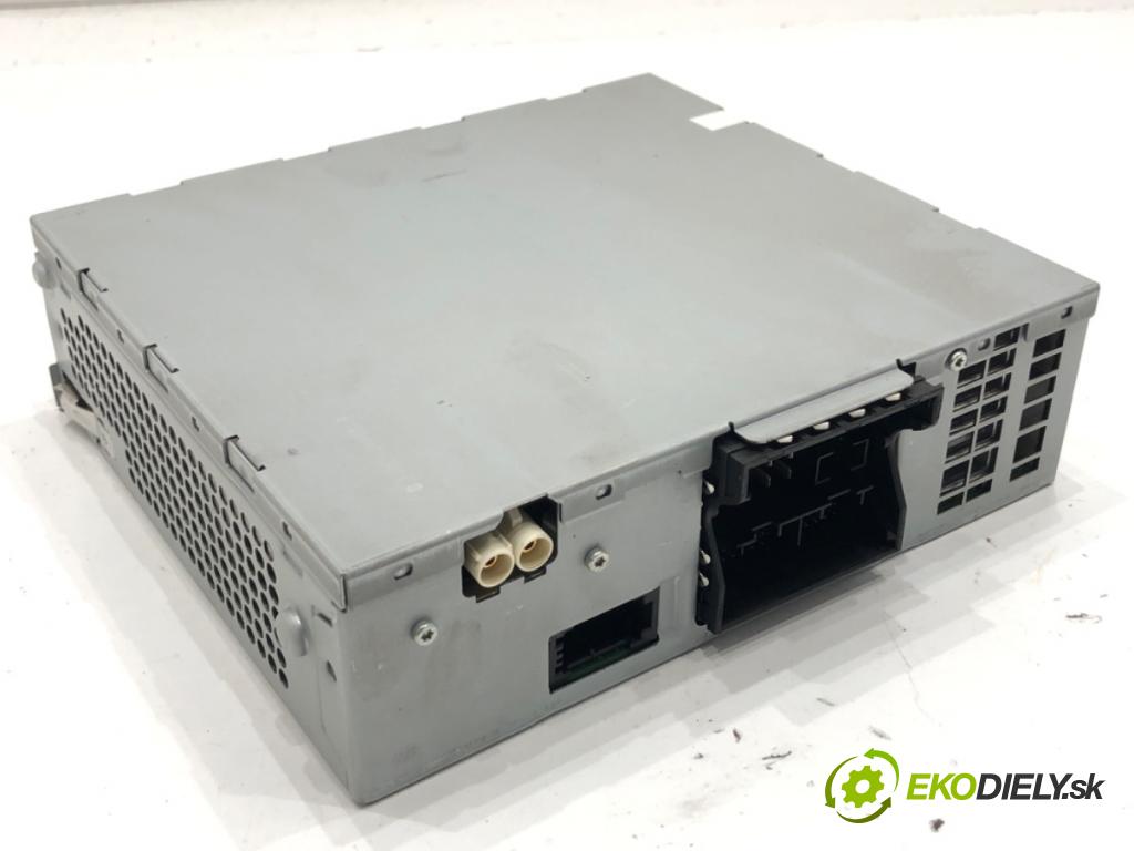 AUDI A4 B8 sedan 2013 110 kW 2.0 TDI 1968 Zosilňovač 4G0035056J (Zosilňovač)