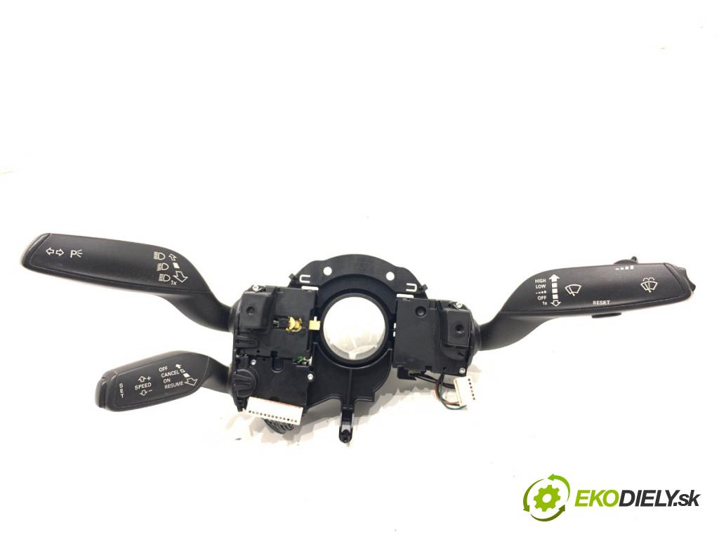 AUDI A4 B8 sedan 2013 110 kW 2.0 TDI 1968 Prepínač kombinovaný 4G8953502AA (Prepínacie páčky pod volantom)