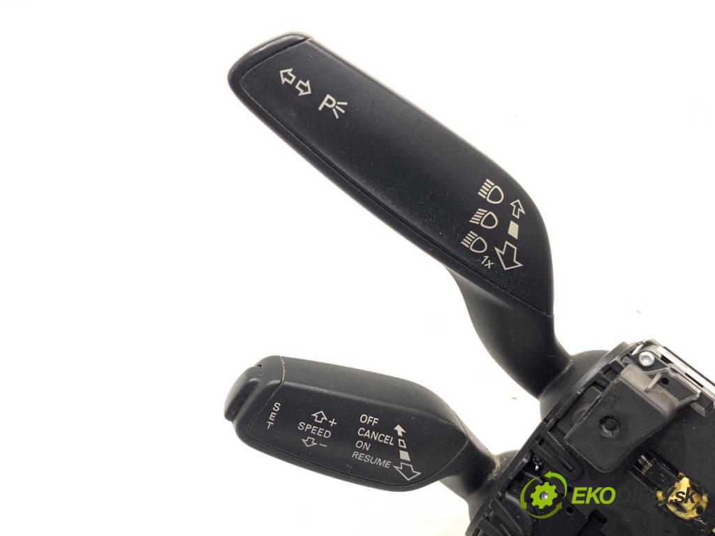 AUDI A4 B8 sedan 2013 110 kW 2.0 TDI 1968 Prepínač kombinovaný 4G8953502AA (Prepínacie páčky pod volantom)