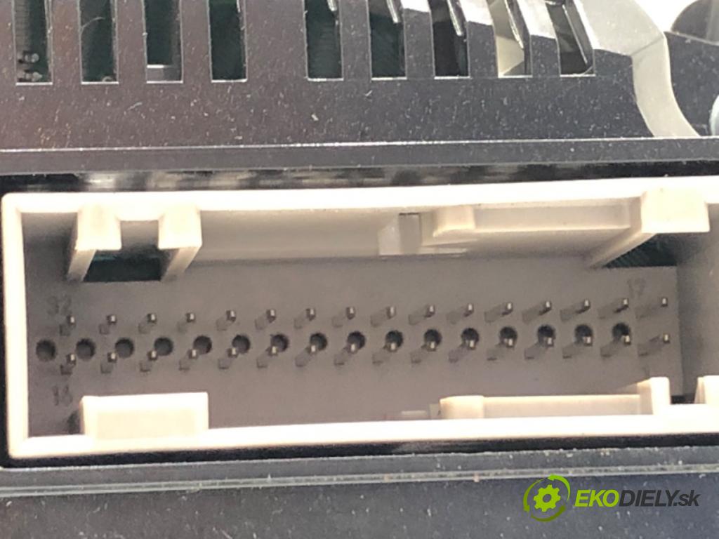 AUDI A4 B8 sedan 2013 110 kW 2.0 TDI 1968 Prístrojovka 8K0920932 (Prístrojová doska)