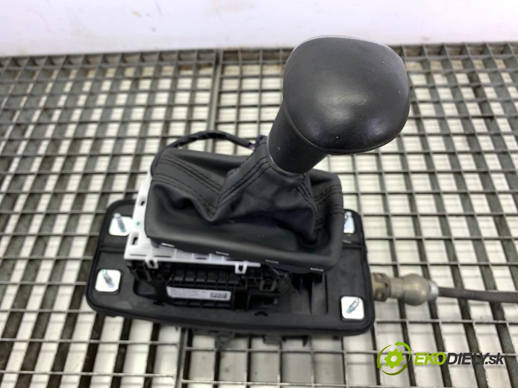 AUDI A4 B8 sedan 2013 110 kW 2.0 TDI 1968 Kulisa 8K1713041AL (Rýchlostná páka (kulisa))