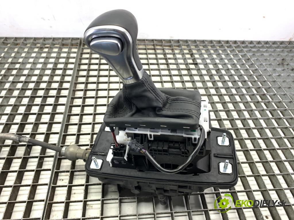 AUDI A4 B8 sedan 2013 110 kW 2.0 TDI 1968 Kulisa 8K1713041AL (Rýchlostná páka (kulisa))