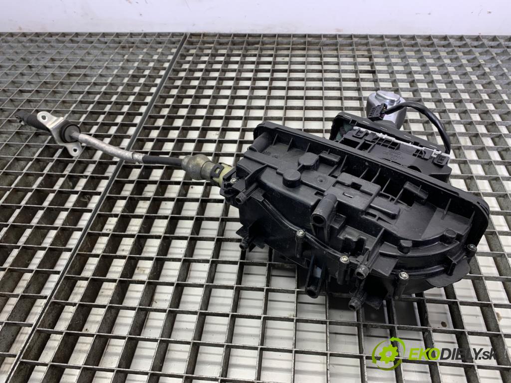 AUDI A4 B8 sedan 2013 110 kW 2.0 TDI 1968 Kulisa 8K1713041AL (Rýchlostná páka (kulisa))