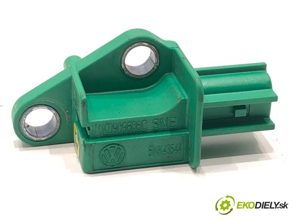 AUDI A4 B8 sedan 2013 110 kW 2.0 TDI 1968 Snímač nárazu 1K0909606C (Snímač nárazu)