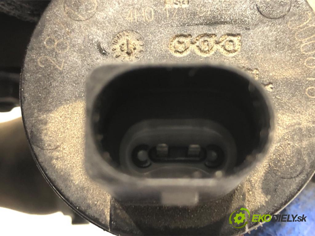 AUDI A4 B8 sedan 2013 110 kW 2.0 TDI 1968 DALŠÍ: Pumpa vody 4H0121671D (Vodná pumpa)