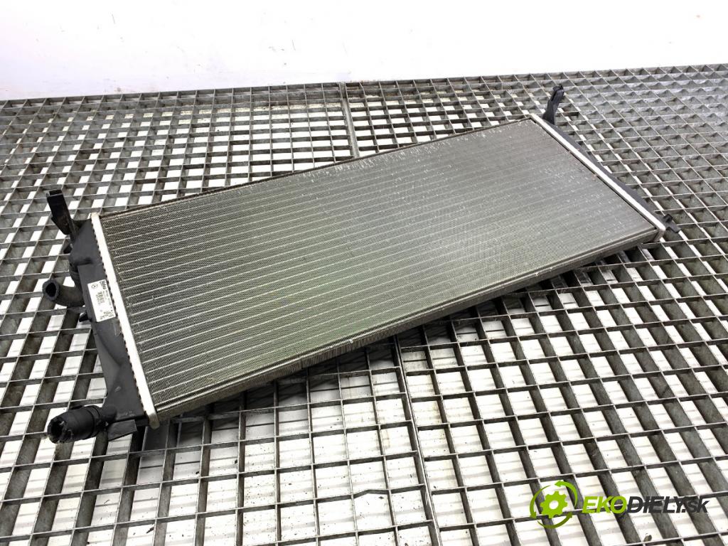 MERCEDES-BENZ W221 sedan 2010 220 kW S 400 Hybrid 3498 chladič vody A2215002303 (Vodní chladič)