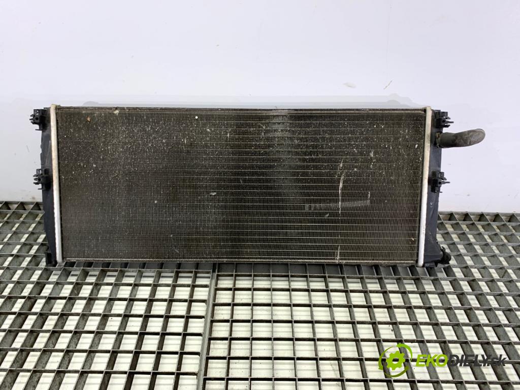 MERCEDES-BENZ W221 sedan 2010 220 kW S 400 Hybrid 3498 chladič vody A2215002303 (Vodní chladič)