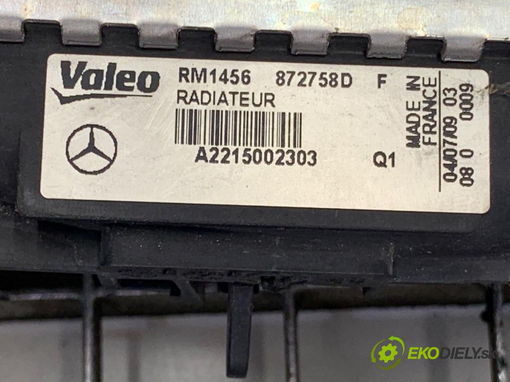 MERCEDES-BENZ W221 sedan 2010 220 kW S 400 Hybrid 3498 Chladič vody A2215002303 (Chladič vody)