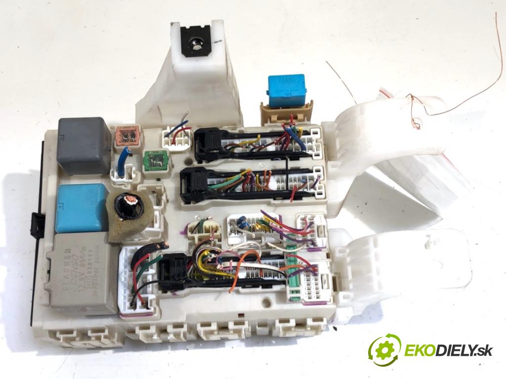 TOYOTA PRIUS II liftback 2005 57 kW 1.5 Hybrid (NHW20_) 1497 modul BSI  (Pojistková skříňka)