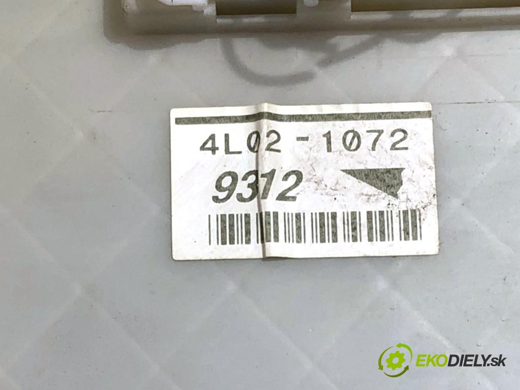 TOYOTA PRIUS II liftback 2005 57 kW 1.5 Hybrid (NHW20_) 1497 modul BSI  (Pojistková skříňka)