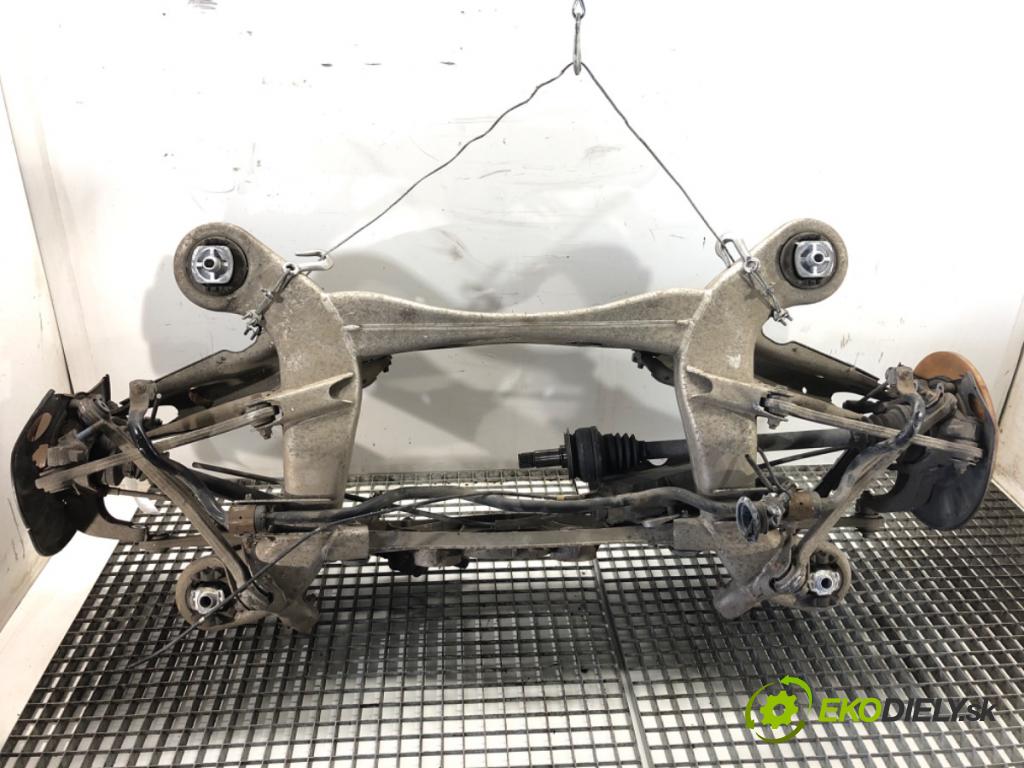 MERCEDES-BENZ W221 sedan 2010 220 kW S 400 Hybrid 3498 Výstuha zad 