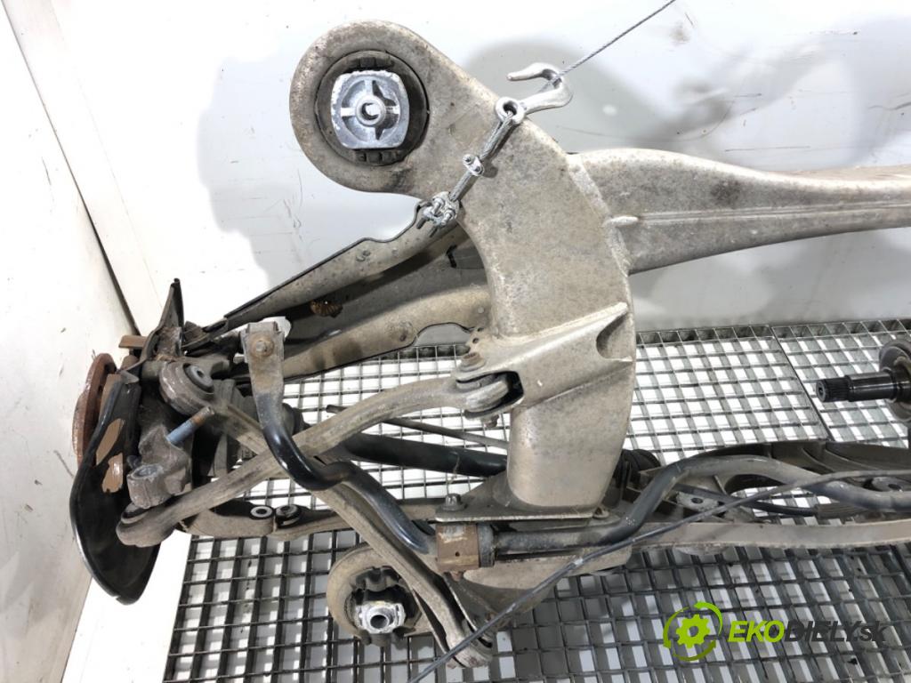 MERCEDES-BENZ W221 sedan 2010 220 kW S 400 Hybrid 3498 Výstuha zad