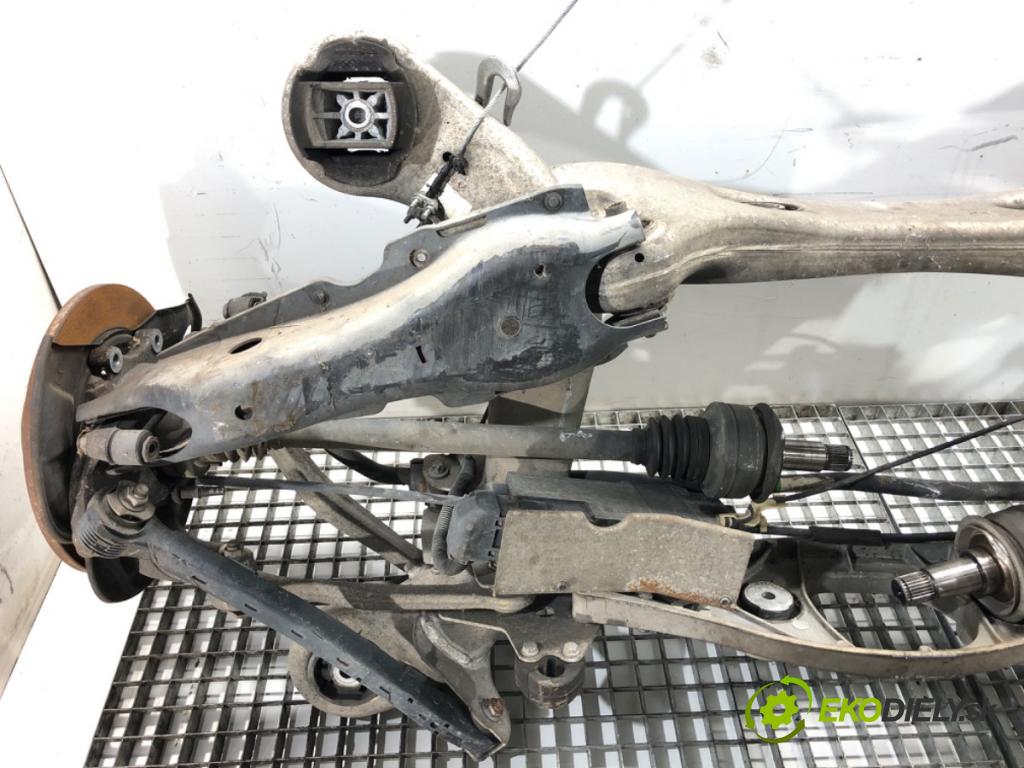 MERCEDES-BENZ W221 sedan 2010 220 kW S 400 Hybrid 3498 Výstuha zad