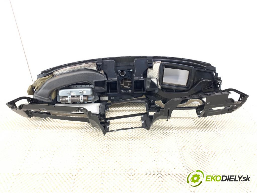BMW F01 sedan 2008 180 kW 730 d 2993 Palubná doska  (Palubná doska)