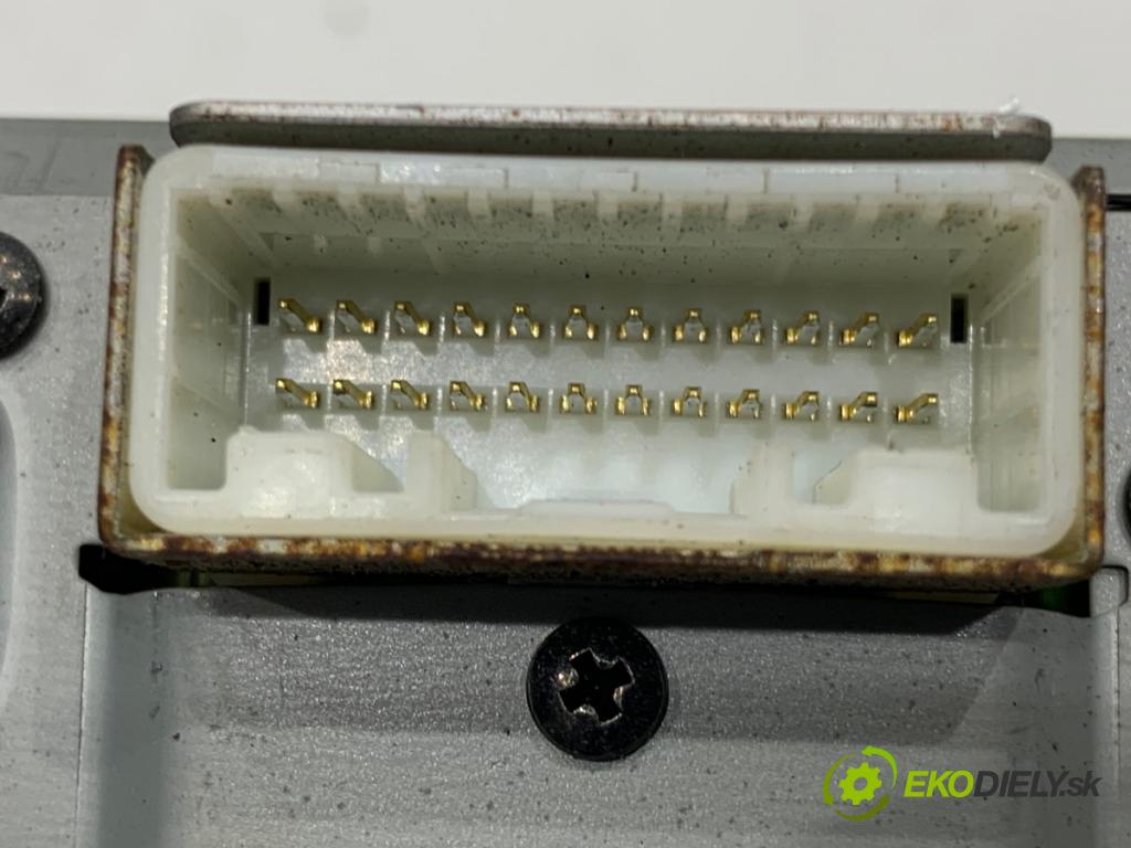 RENAULT KOLEOS I SUV 2008 110 kW 2.0 dCi (HY0K) 1995 RADIO 28184JY00B (Audio zariadenie)