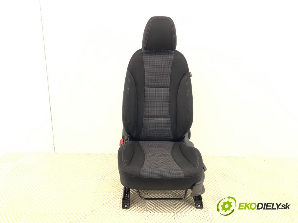HYUNDAI i30 liftback 2013 66 kW 1.4 CRDi 1396 Sedadlo ľavy predný 