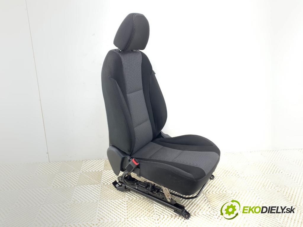 HYUNDAI i30 liftback 2013 66 kW 1.4 CRDi 1396 Sedadlo ľavy predný