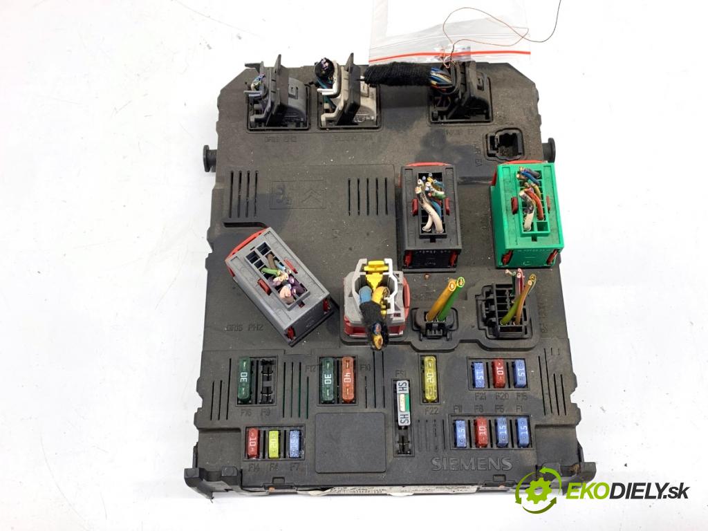 CITROEN C2 liftback 2004 44 kW 1.1 1124 modul BSI 9652474380 (Pojistková skříňka)