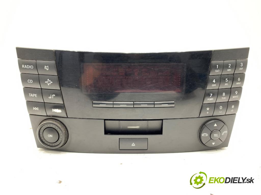 MERCEDES-BENZ W211 sedan 2002 130 kW E 270 CDI (211.016) 2685 RADIO A2118200079 (Audio zariadenie)