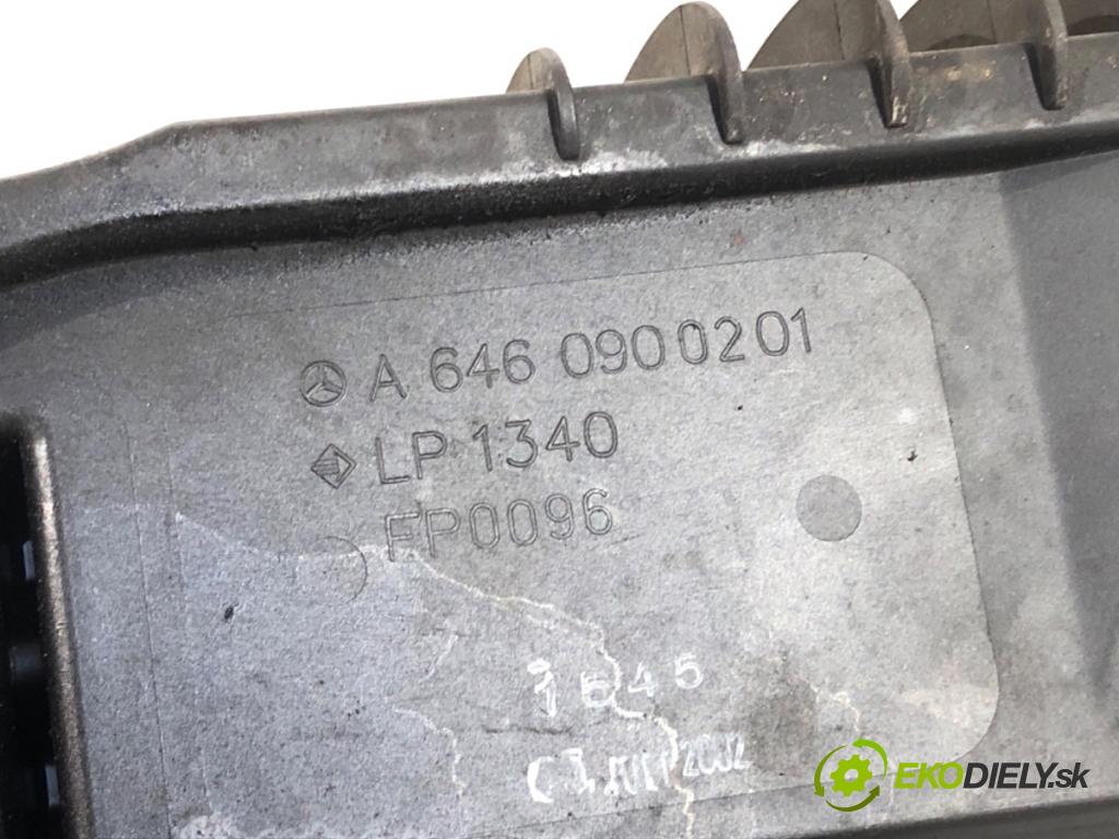 MERCEDES-BENZ W211 sedan 2002 130 kW E 270 CDI (211.016) 2685 Obal filtra vzduchu  (Obal vzduchového filtra)