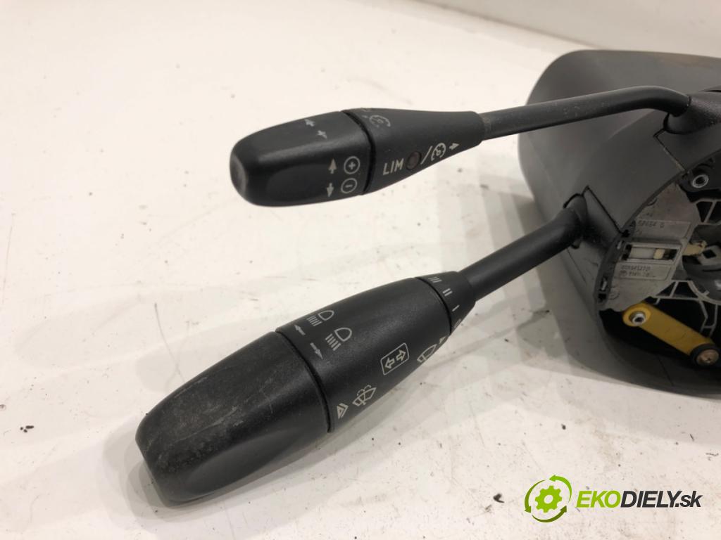 MERCEDES-BENZ W211 sedan 2002 130 kW E 270 CDI (211.016) 2685 Prepínač kombinovaný A0085452524 (Prepínacie páčky pod volantom)