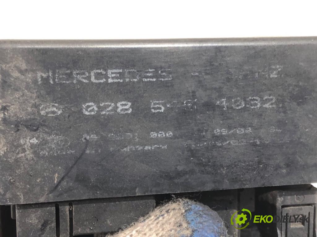 MERCEDES-BENZ W211 sedan 2002 130 kW E 270 CDI (211.016) 2685 relé sviečok žhavenia  (Relé)