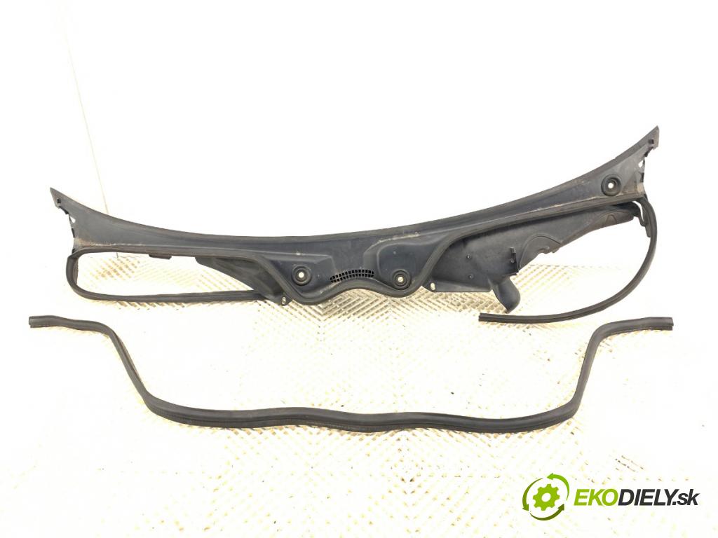 MERCEDES-BENZ W211 sedan 2002 130 kW E 270 CDI (211.016) 2685 Torpédo, plast pod čelné okno A2118300013 (Torpédo (plast pod čelným sklom))