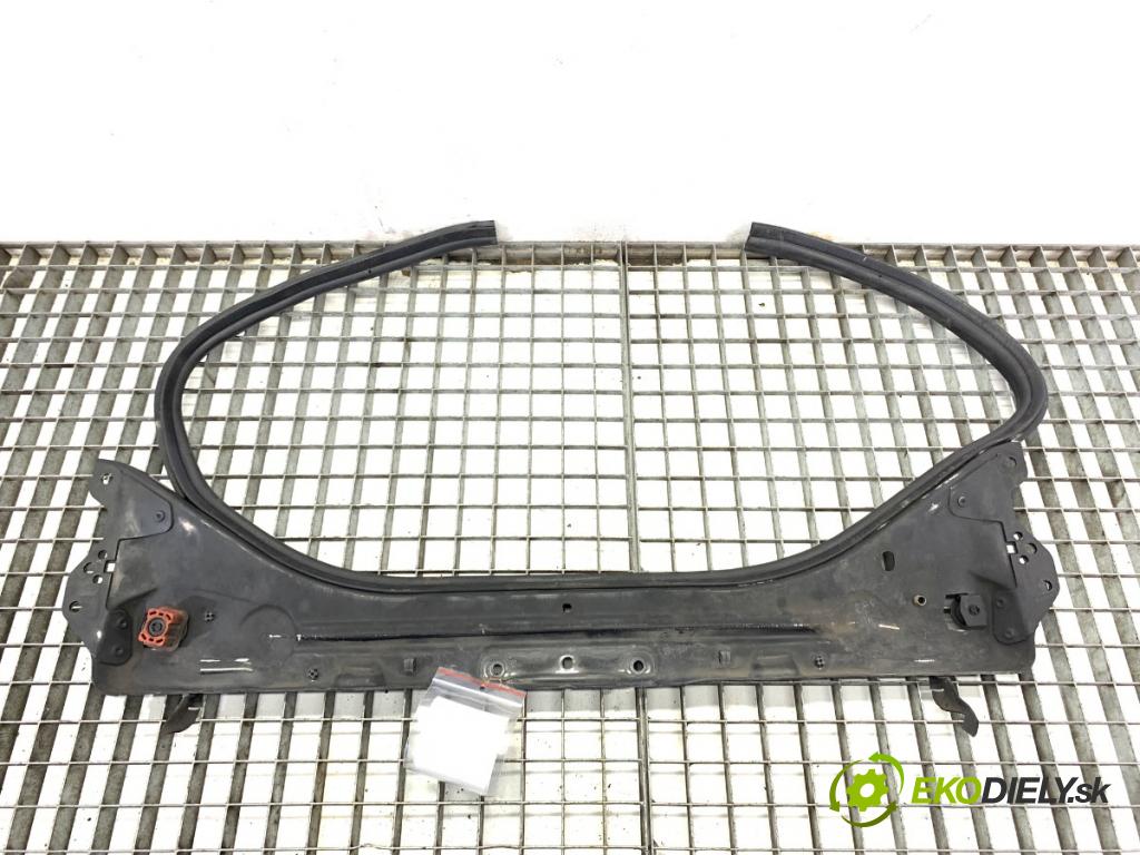 MERCEDES-BENZ W211 sedan 2002 130 kW E 270 CDI (211.016) 2685 výztuha horní  (Výztuha)