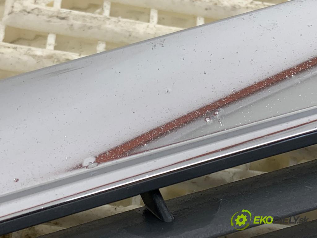 MERCEDES-BENZ W211 sedan 2002 130 kW E 270 CDI (211.016) 2685 mřížka maska A2118800283 (Přední mřížka (maska chladiče))