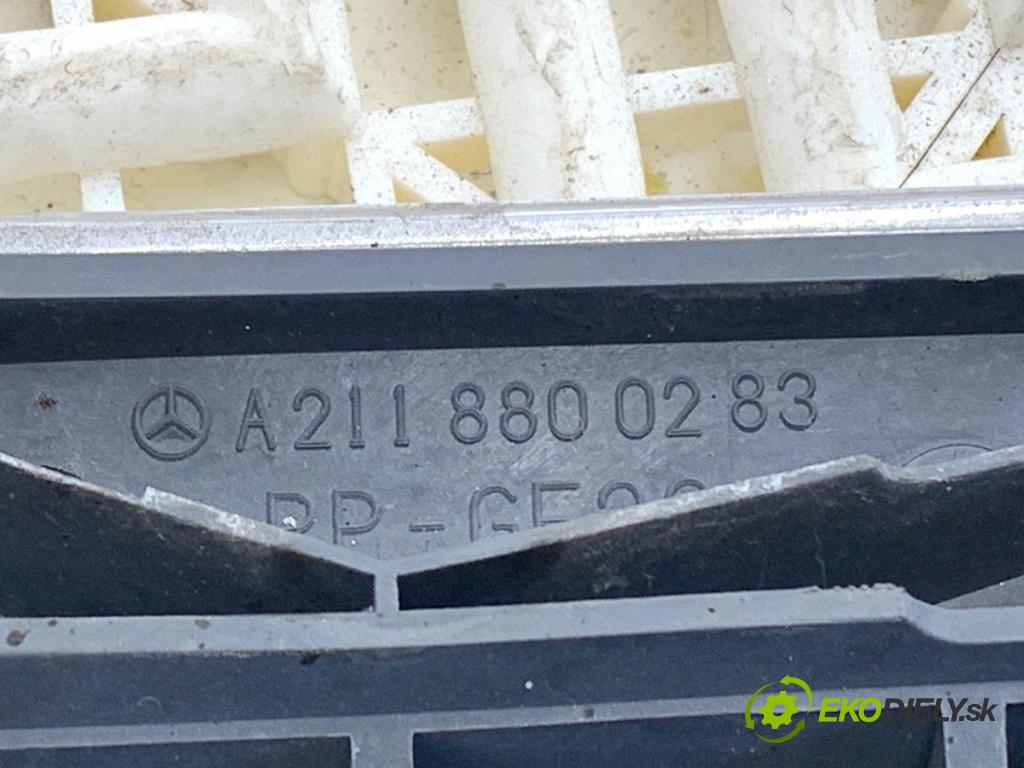 MERCEDES-BENZ W211 sedan 2002 130 kW E 270 CDI (211.016) 2685 mřížka maska A2118800283 (Přední mřížka (maska chladiče))