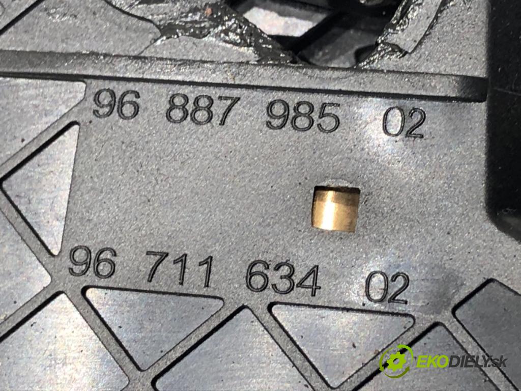 PEUGEOT 508 SW I Kombi 2011 120 kW 2.0 HDi 1997 Držiak na nápoje  (Držiak (úchyt) na nápoje)