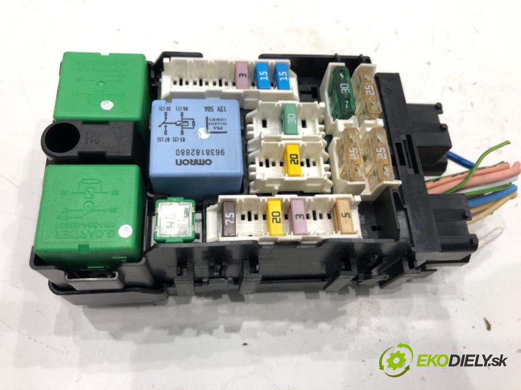 PEUGEOT 508 SW I Kombi 2011 120 kW 2.0 HDi 1997 skříňka poistková 9665490680 (Pojistková skříňka)