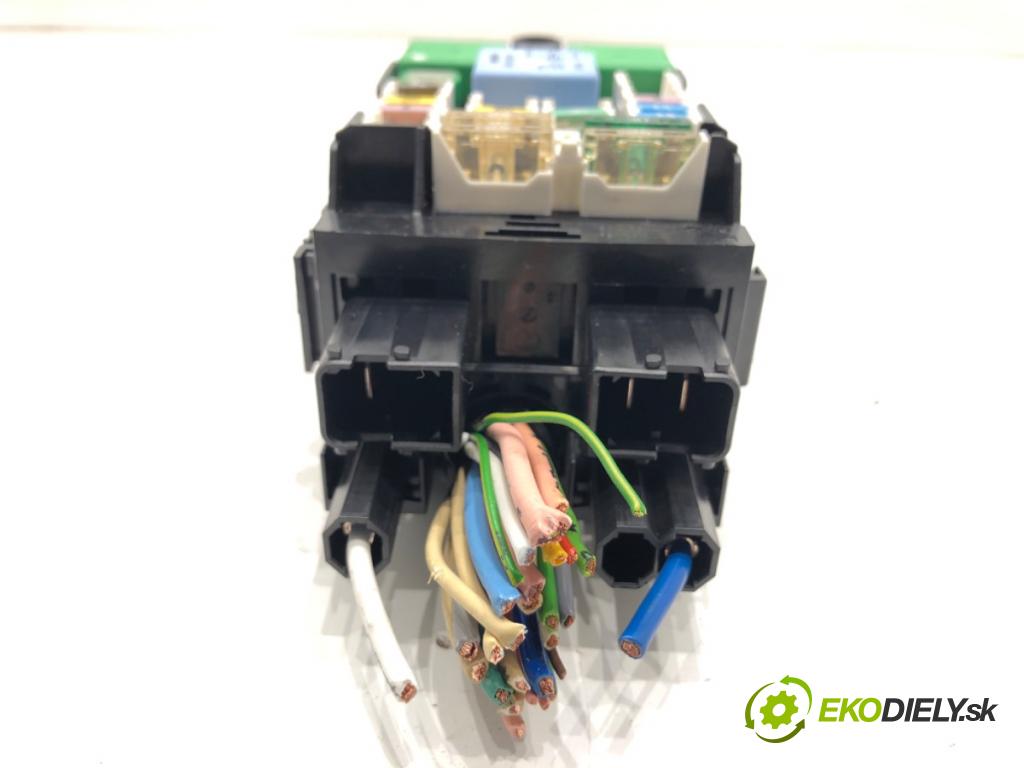 PEUGEOT 508 SW I Kombi 2011 120 kW 2.0 HDi 1997 skříňka poistková 9665490680 (Pojistková skříňka)