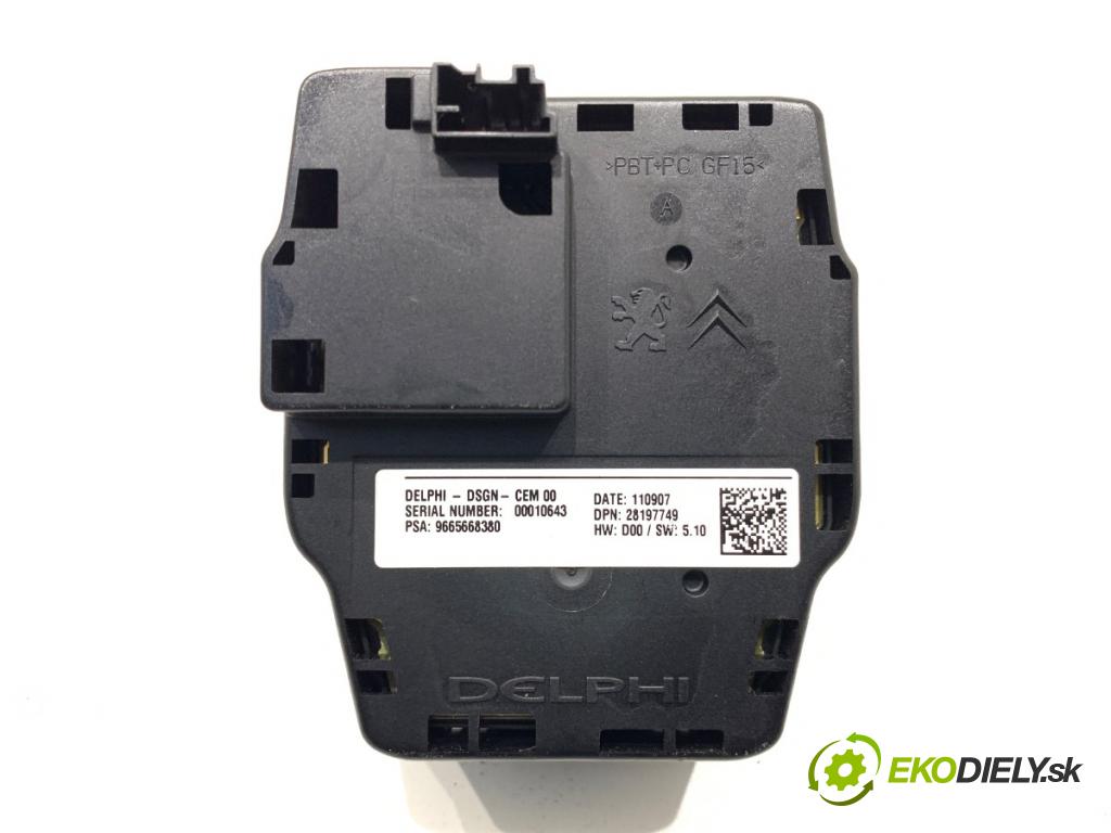 PEUGEOT 508 SW I Kombi 2011 120 kW 2.0 HDi 1997 Panel ovládania radia 9665668380 (Prepínacie páčky pod volantom)