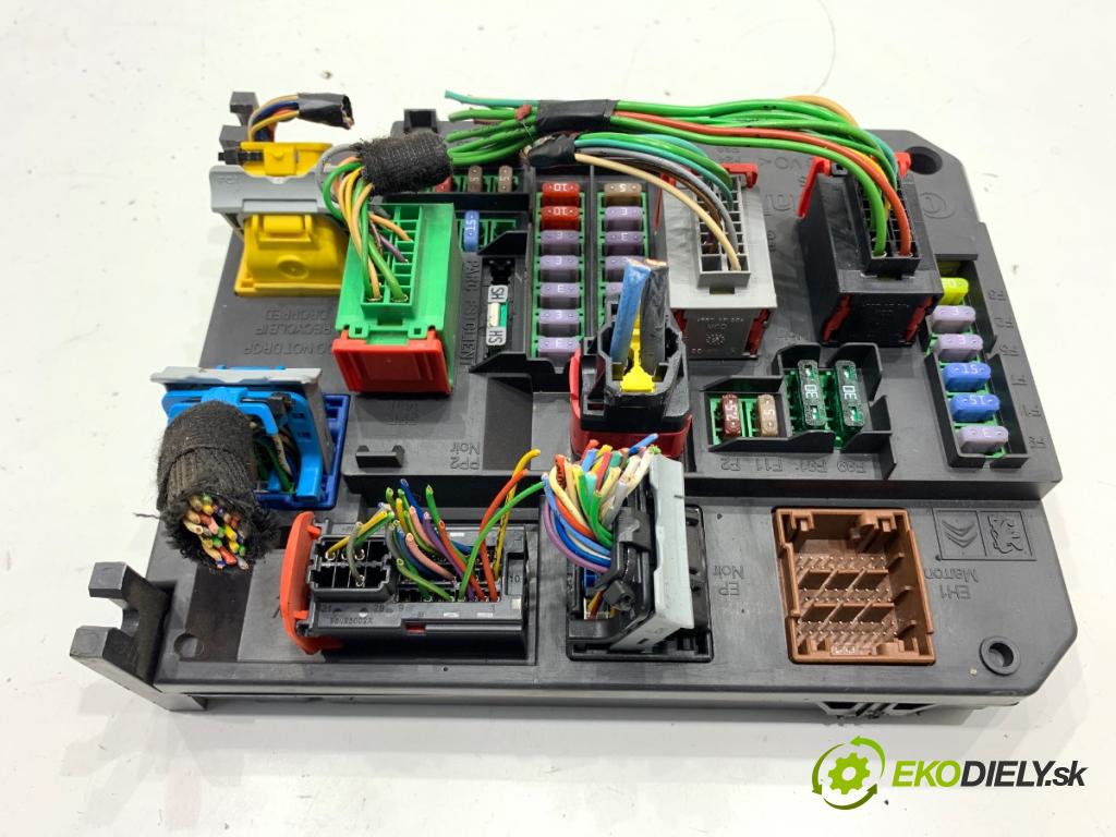 PEUGEOT 508 SW I Kombi 2011 120 kW 2.0 HDi 1997 modul BSI 9664992380 (Pojistková skříňka)