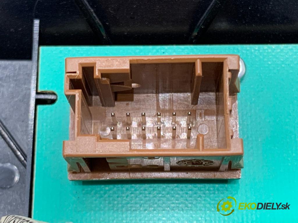 PEUGEOT 3008 nadwozie wielkoprzestrzenne (MPV) 2013 120 kW 2.0 HDi Hybrid4 1997 Dislpej 98043349ZD (Prístrojová doska)