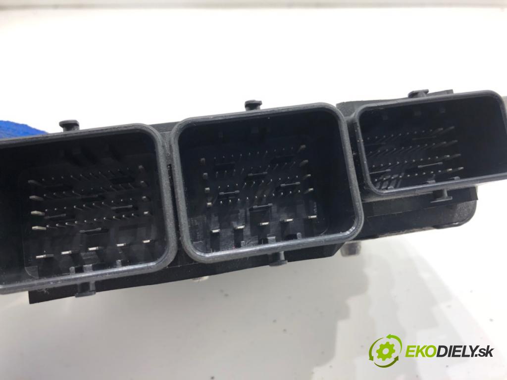 PEUGEOT 3008 nadwozie wielkoprzestrzenne (MPV) 2013 120 kW 2.0 HDi Hybrid4 1997 riadiaca jednotka Motor 9805240080 (Riadiaca jednotka)